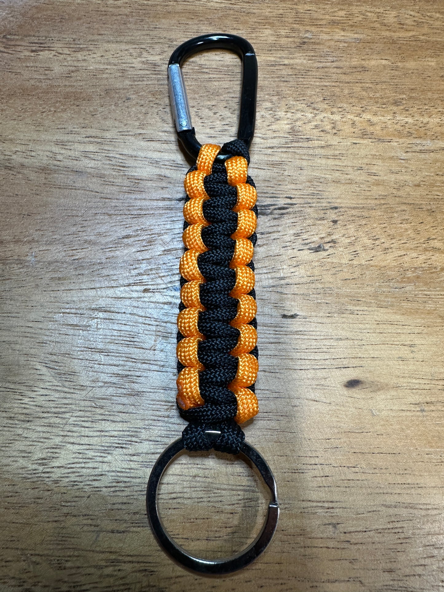 Paracord Keychain Lanyard – Survival-Ready Carry