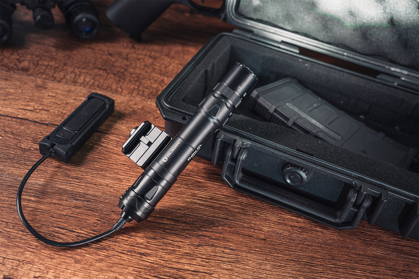 OLIGHT Odin GL Tactical Flashlight (1500 Lumens/215 Meter Throw)